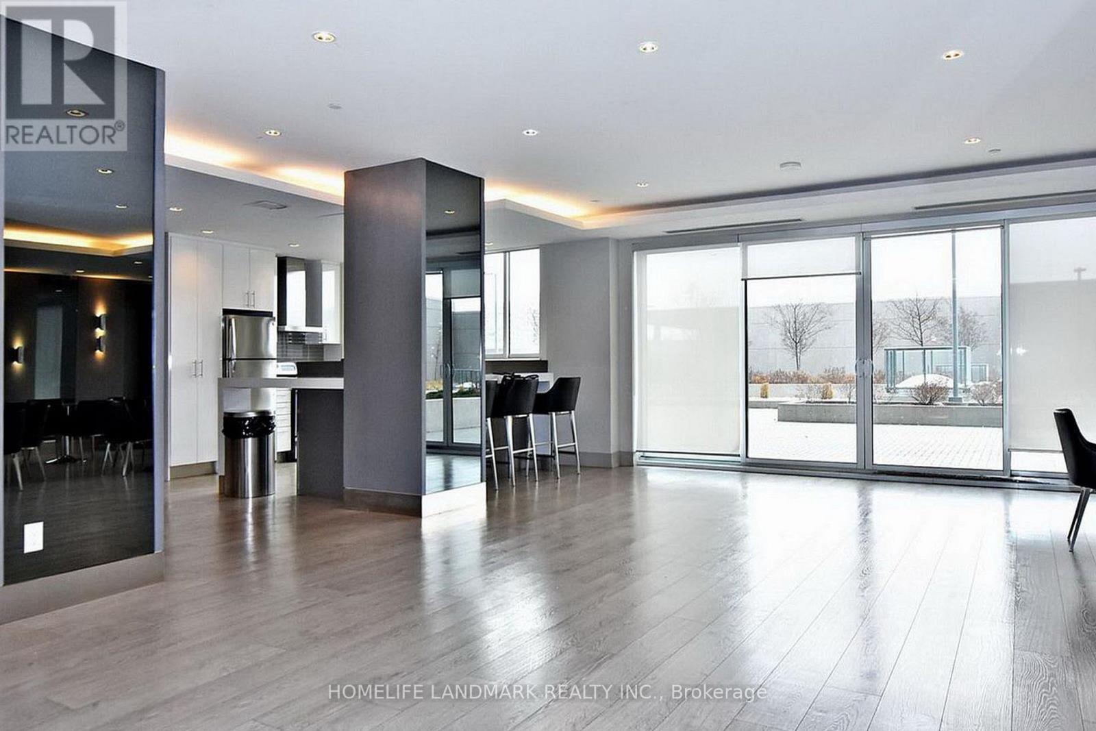 1123 - 7161 Yonge Street, Markham, ON - Indoor