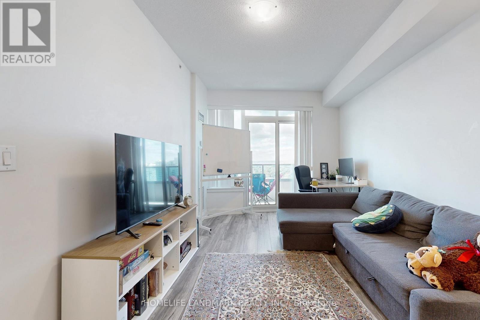 1123 - 7161 Yonge Street, Markham, ON - Indoor Photo Showing Living Room