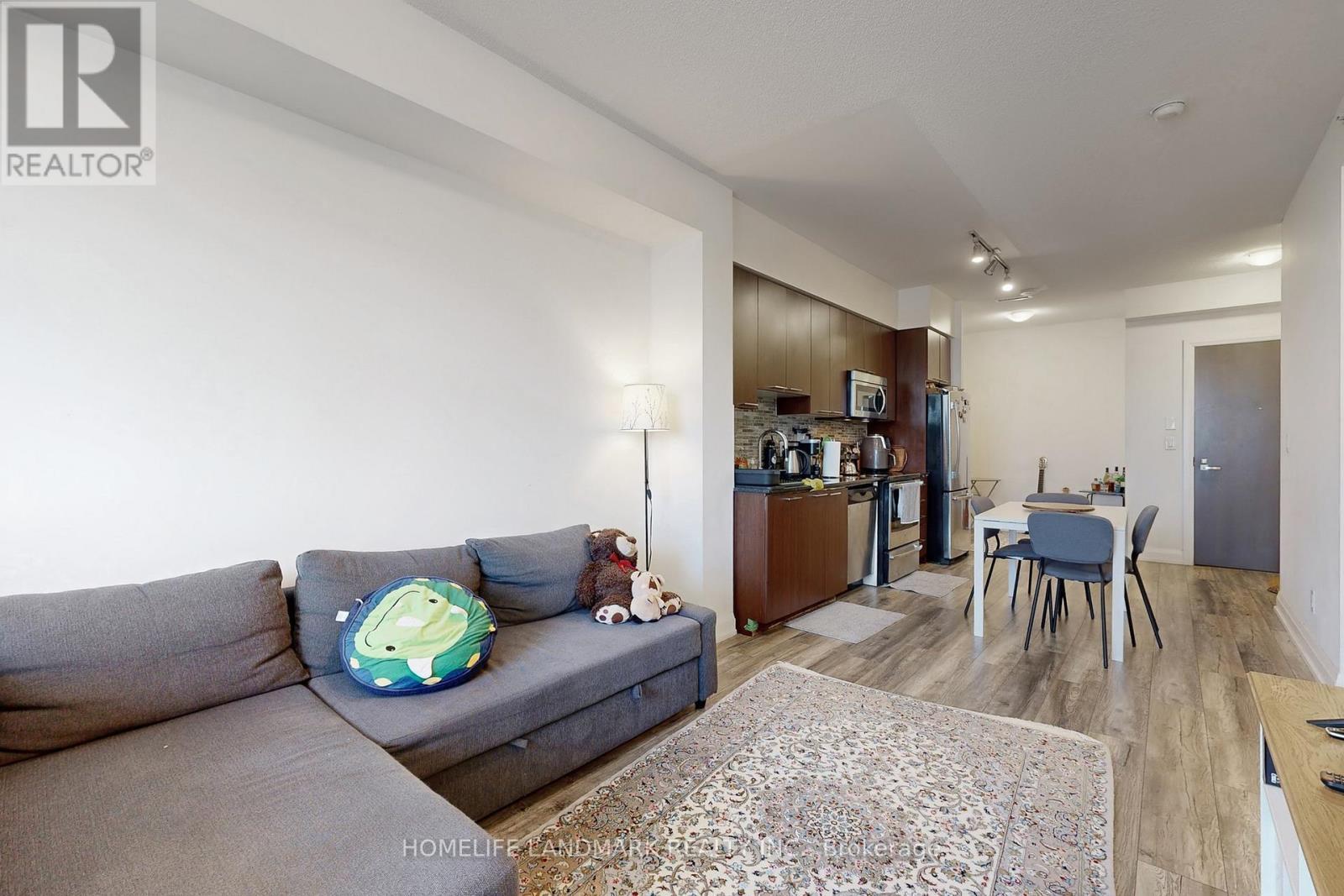 1123 - 7161 Yonge Street, Markham, ON - Indoor Photo Showing Living Room