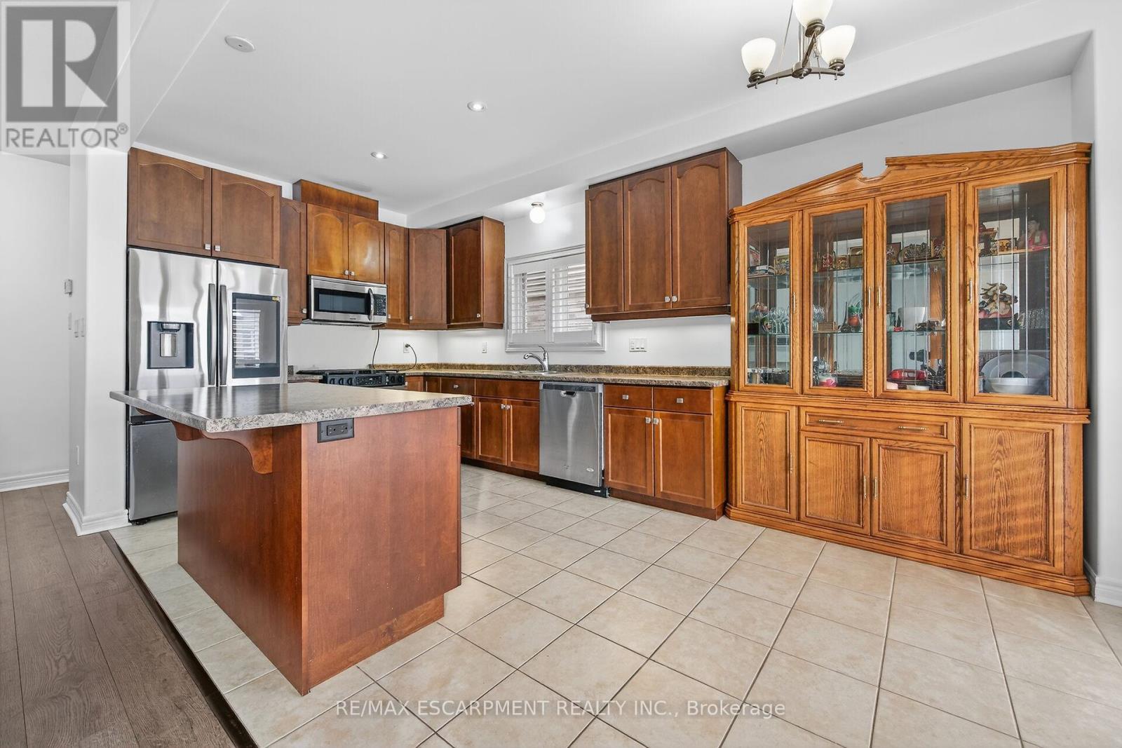63 Chamomile Drive, Hamilton, ON - Indoor Photo Showing Kitchen With Stainless Steel Kitchen