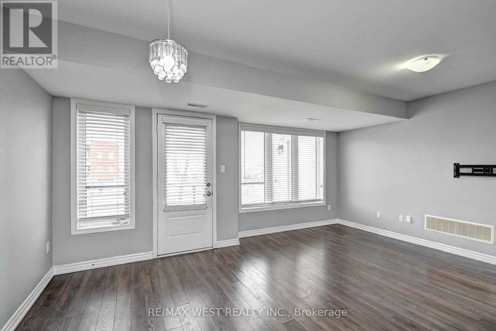 118 Daylily Lane, Kitchener, ON - Indoor Photo Showing Other Room