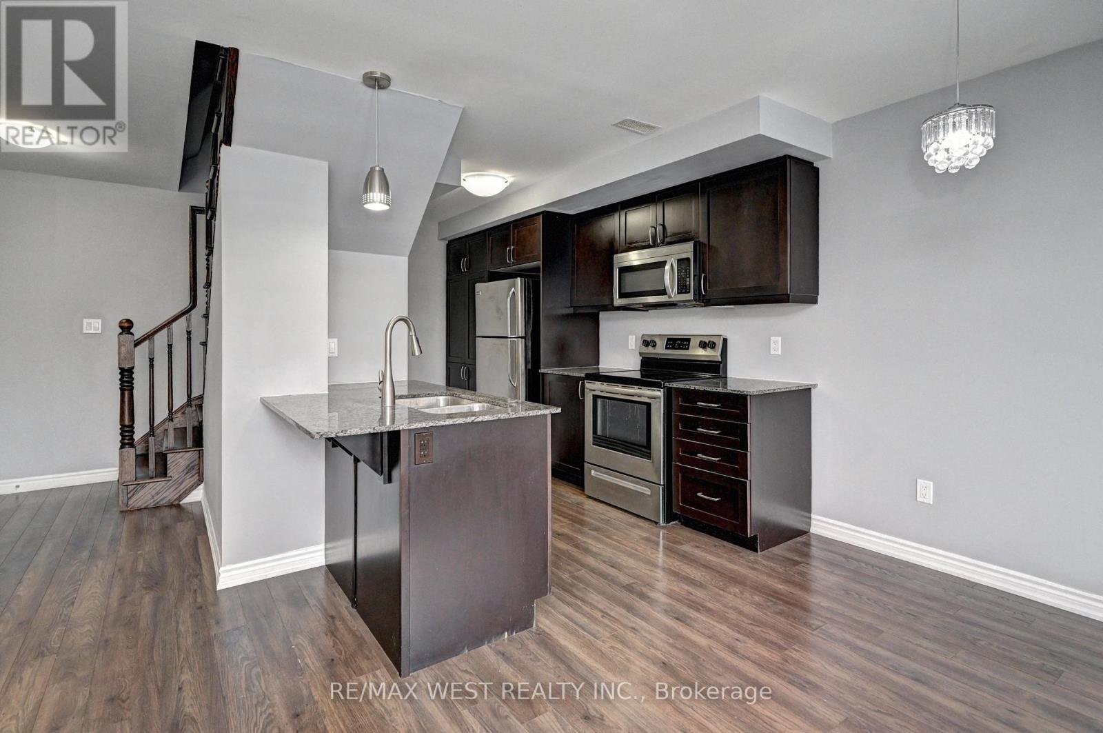 118 Daylily Lane, Kitchener, ON - Indoor Photo Showing Kitchen With Stainless Steel Kitchen
