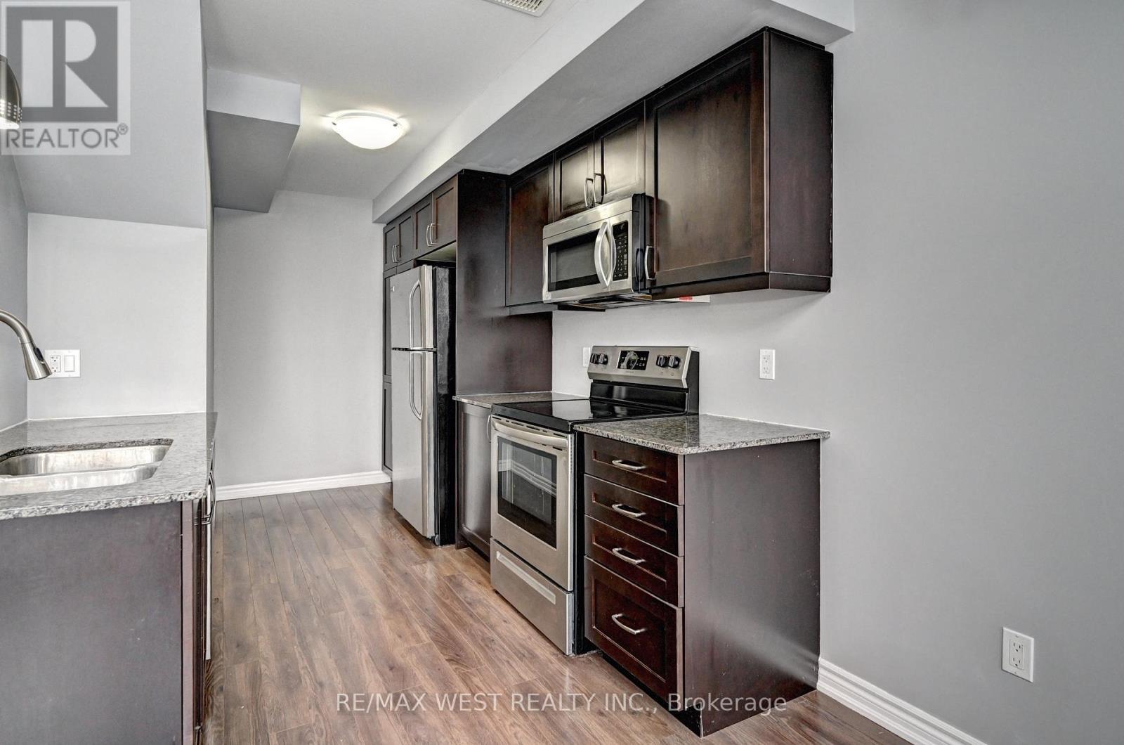 118 Daylily Lane, Kitchener, ON - Indoor Photo Showing Kitchen With Stainless Steel Kitchen