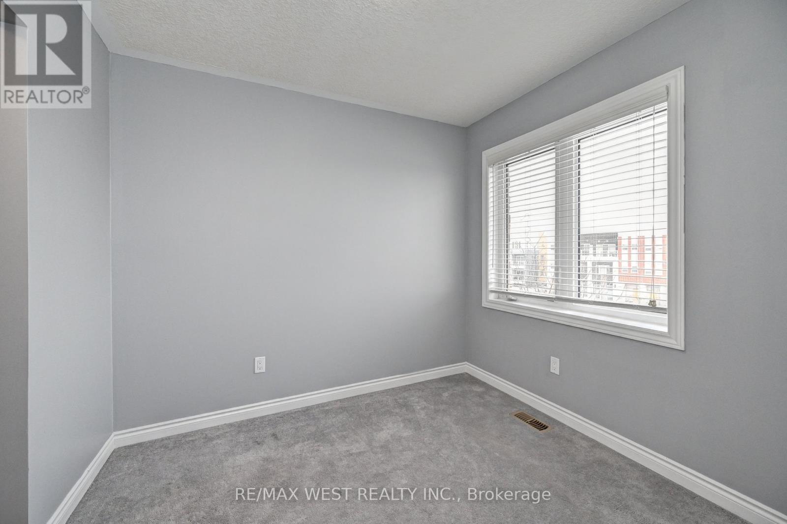 118 Daylily Lane, Kitchener, ON - Indoor Photo Showing Other Room