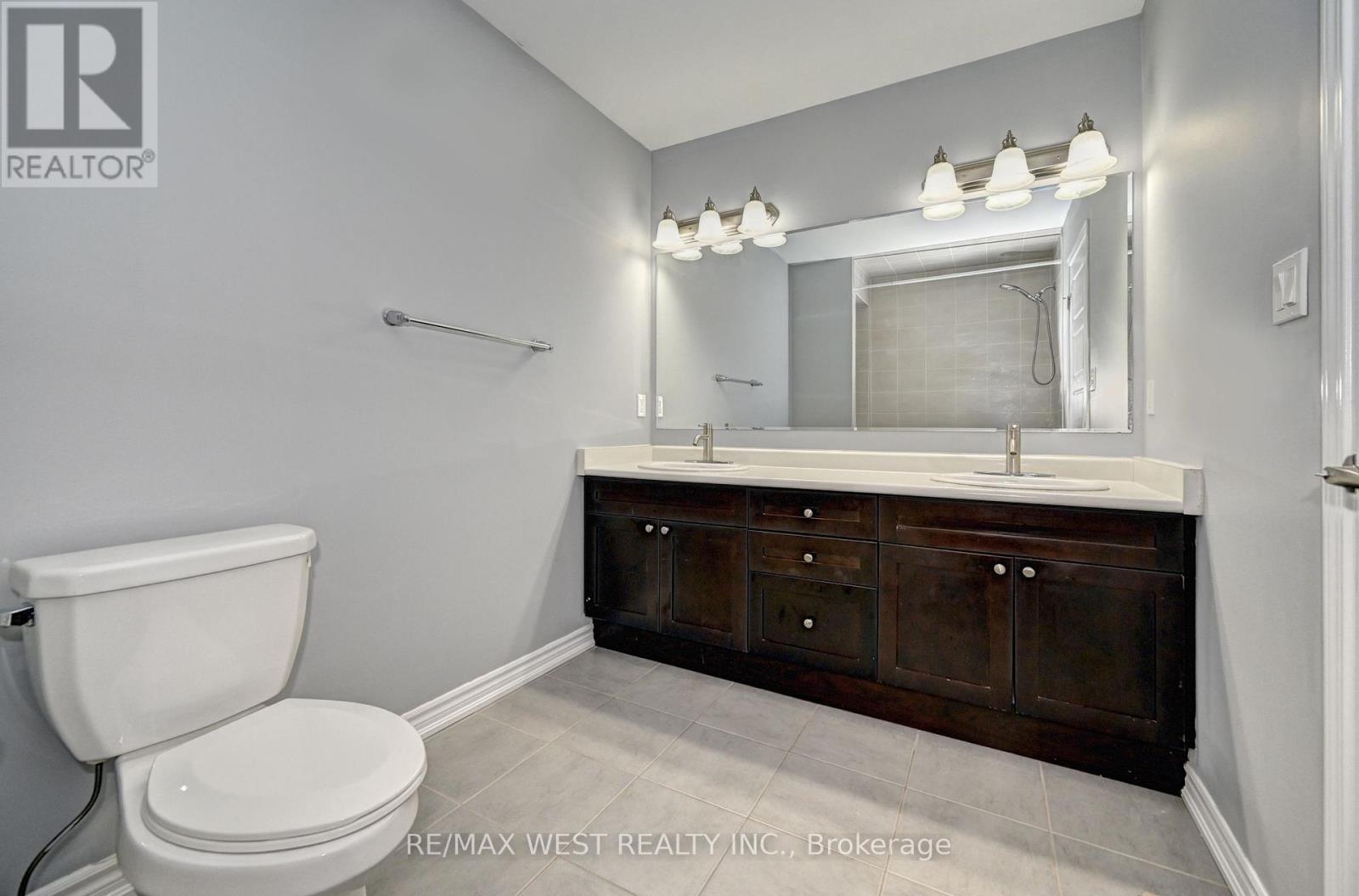 118 Daylily Lane, Kitchener, ON - Indoor Photo Showing Bathroom