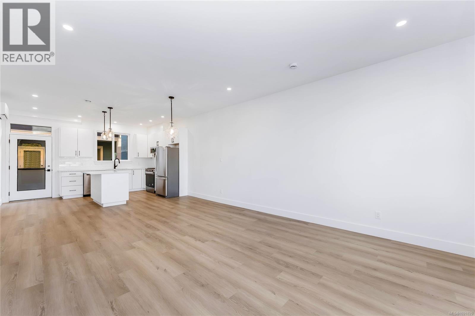 907 Vine Crt, Langford, BC - Indoor Photo Showing Kitchen