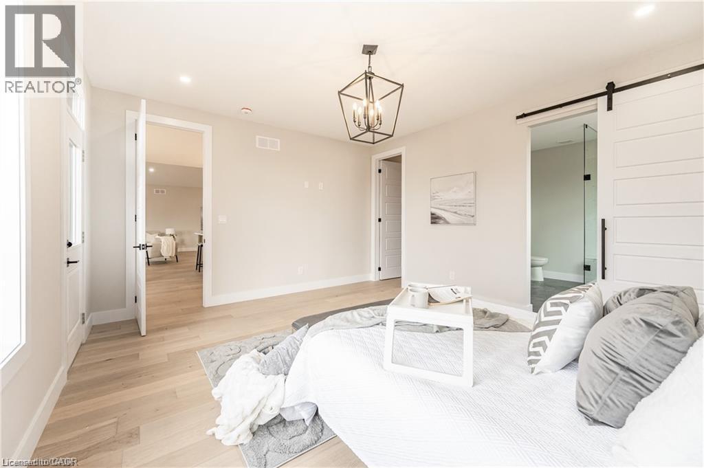 1050 Walton Avenue, North Perth, ON - Indoor