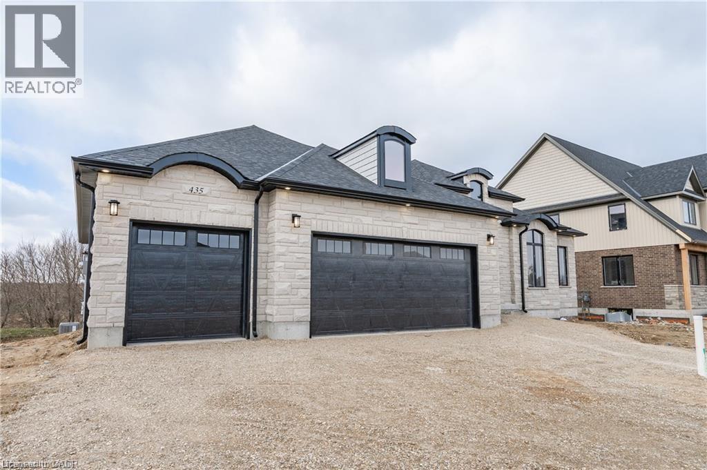 1050 Walton Avenue, North Perth, ON - Outdoor