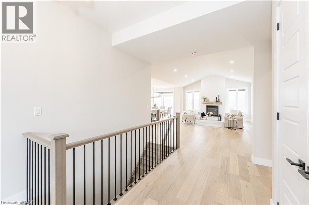 1050 Walton Avenue, North Perth, ON - Indoor Photo Showing Other Room