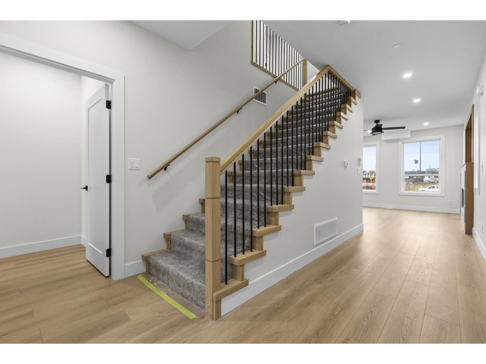 8588 Dunbar Way, Mission, BC - Indoor Photo Showing Other Room