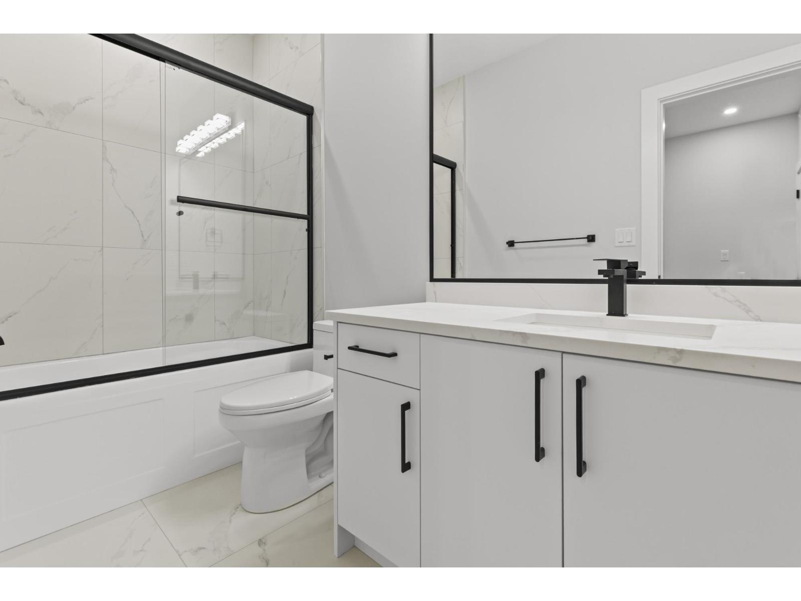 8588 Dunbar Way, Mission, BC - Indoor Photo Showing Bathroom