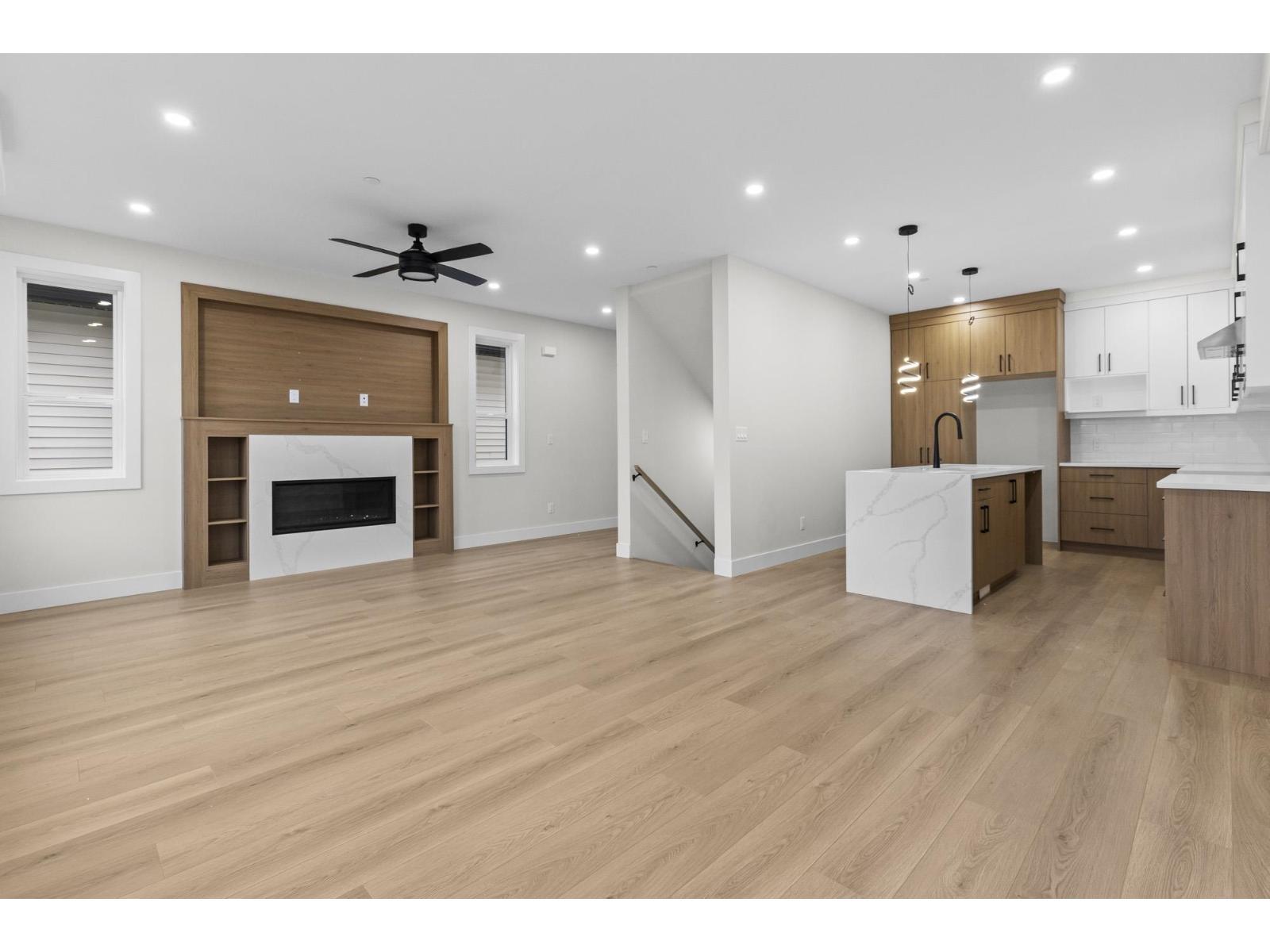 8588 Dunbar Way, Mission, BC - Indoor