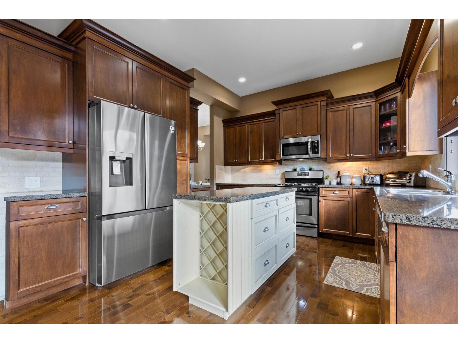 15072 61B Avenue, Surrey, BC - Indoor Photo Showing Kitchen