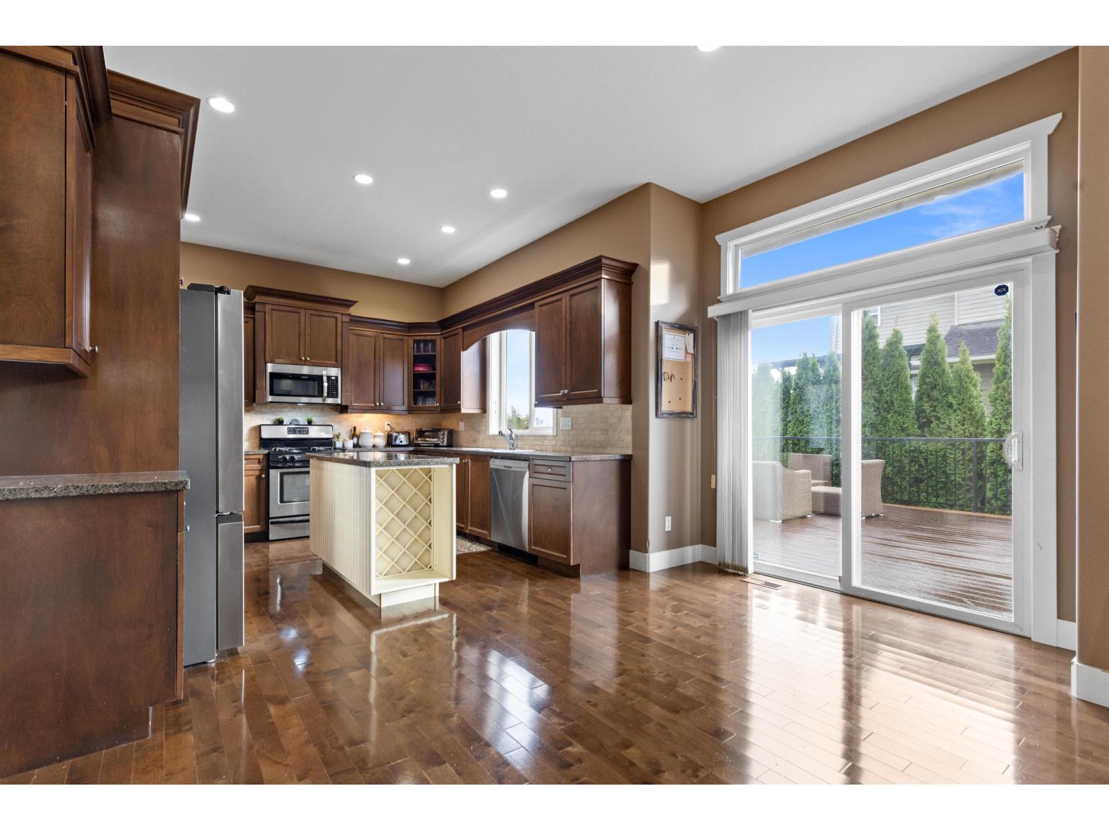 15072 61B Avenue, Surrey, BC - Indoor Photo Showing Kitchen