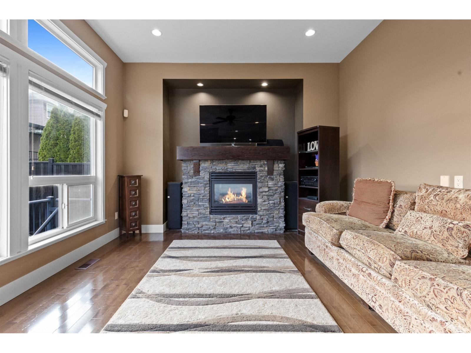 15072 61B Avenue, Surrey, BC - Indoor Photo Showing Living Room With Fireplace