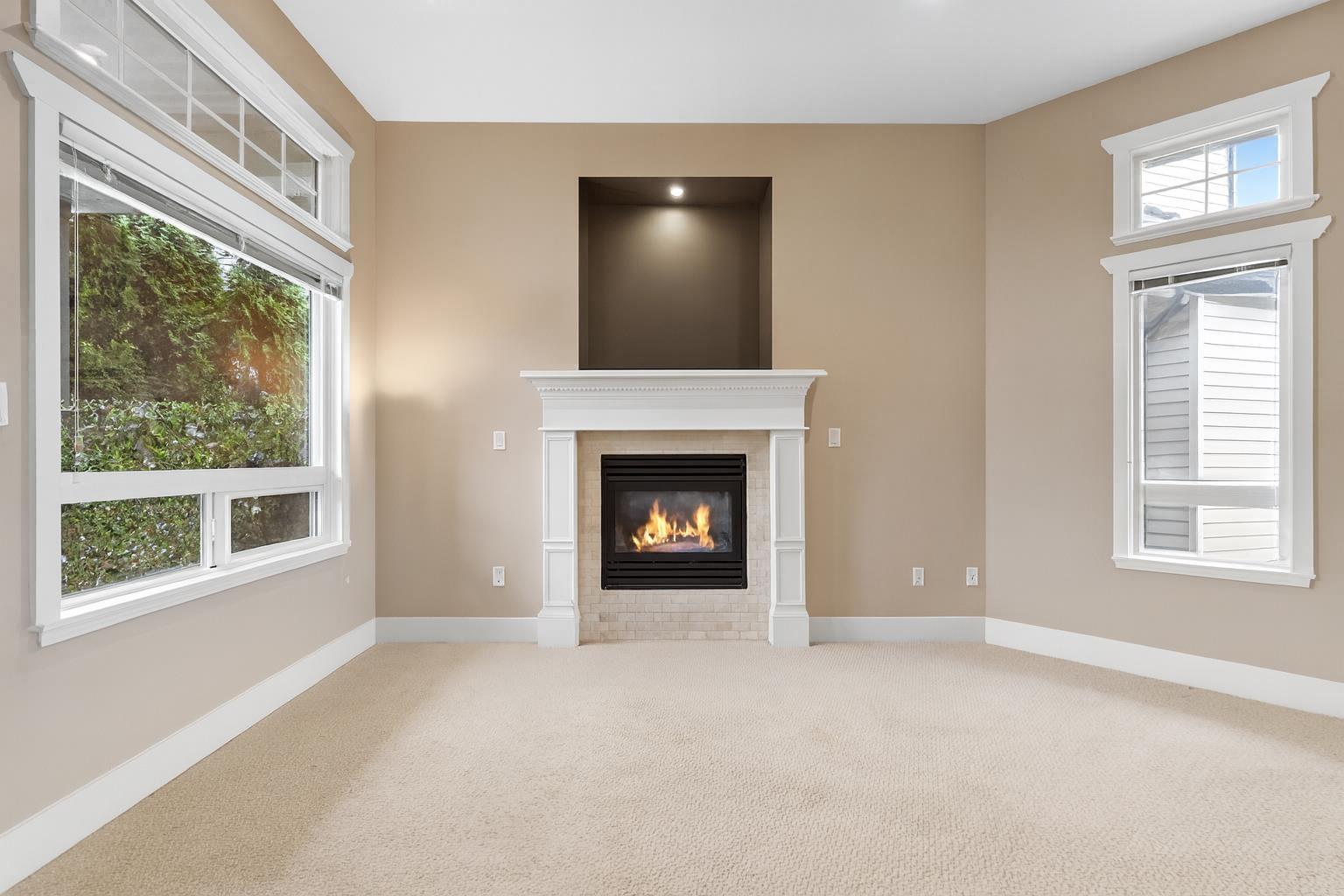 15072 61B Avenue, Surrey, BC - Indoor Photo Showing Living Room With Fireplace