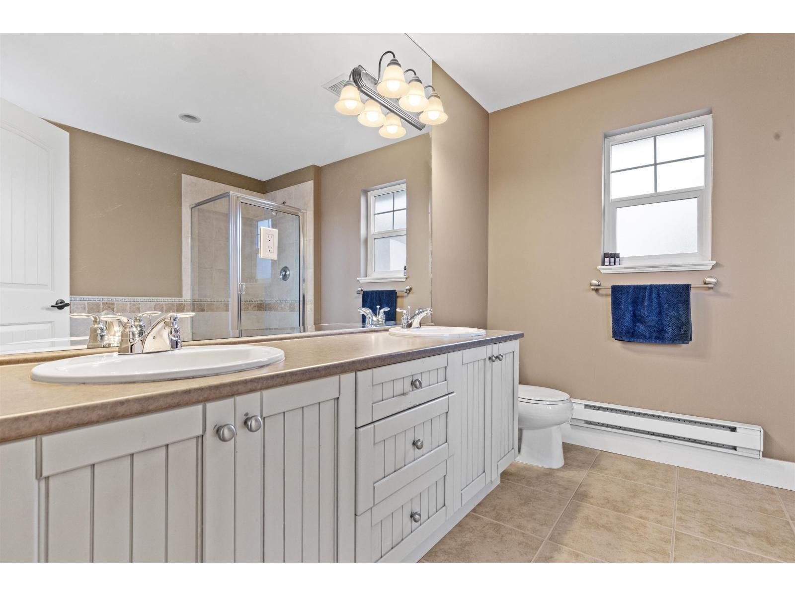 15072 61B Avenue, Surrey, BC - Indoor Photo Showing Bathroom