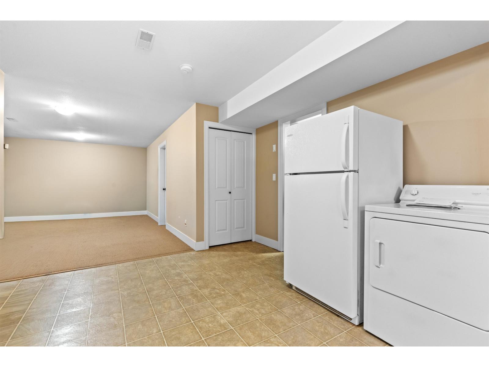 15072 61B Avenue, Surrey, BC - Indoor Photo Showing Laundry Room