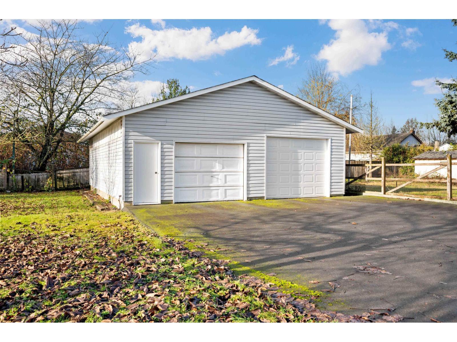 6055 172 Street, Surrey, BC - Outdoor