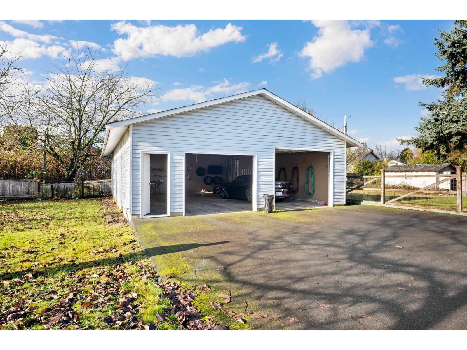 6055 172 Street, Surrey, BC - Outdoor