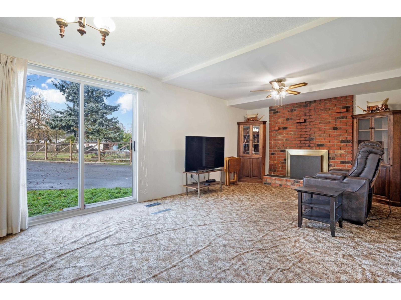 6055 172 Street, Surrey, BC - Indoor