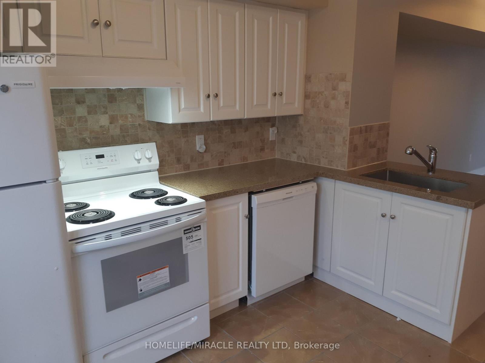 8 - 189 Galloway Road, Toronto, ON - Indoor Photo Showing Kitchen