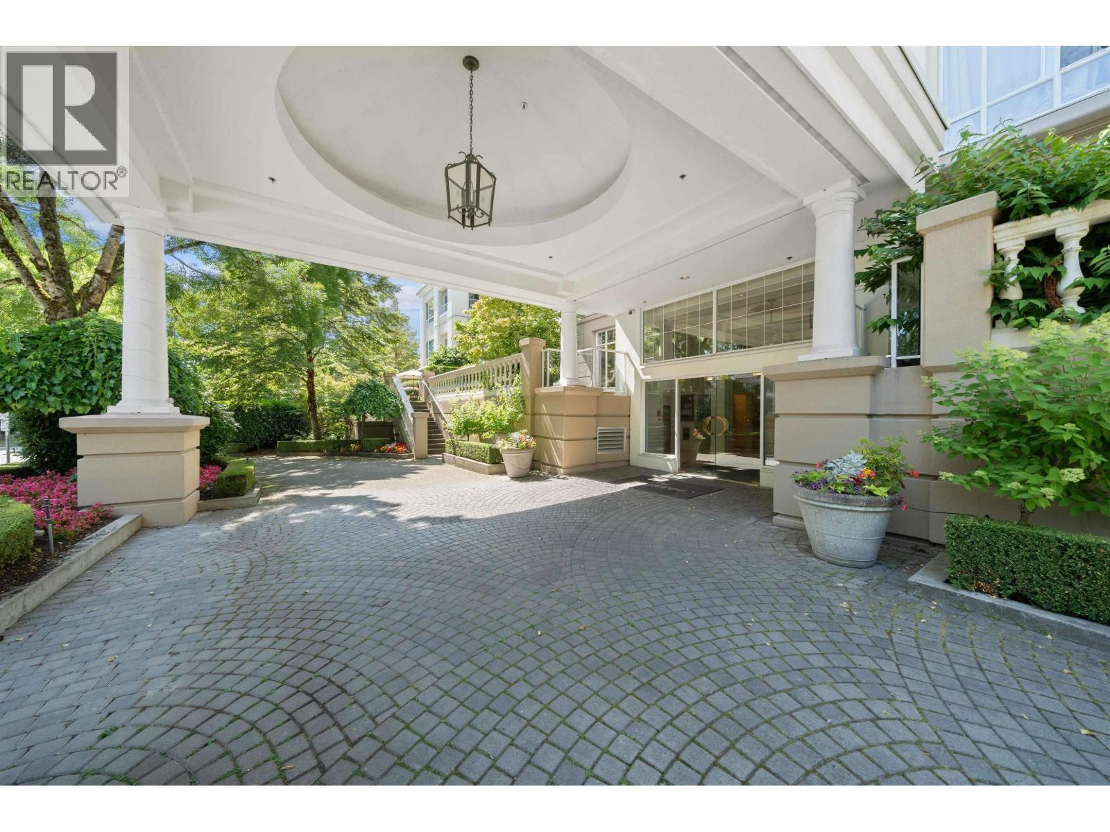 216 5735 Hampton Place, Vancouver, BC - Outdoor