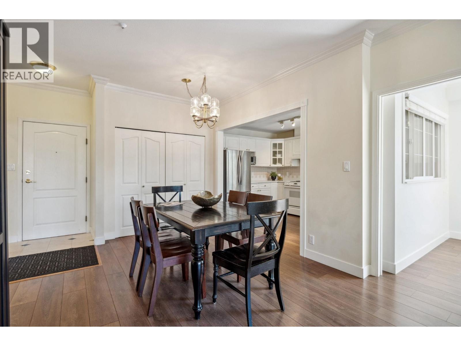 216 5735 Hampton Place, Vancouver, BC - Indoor Photo Showing Dining Room