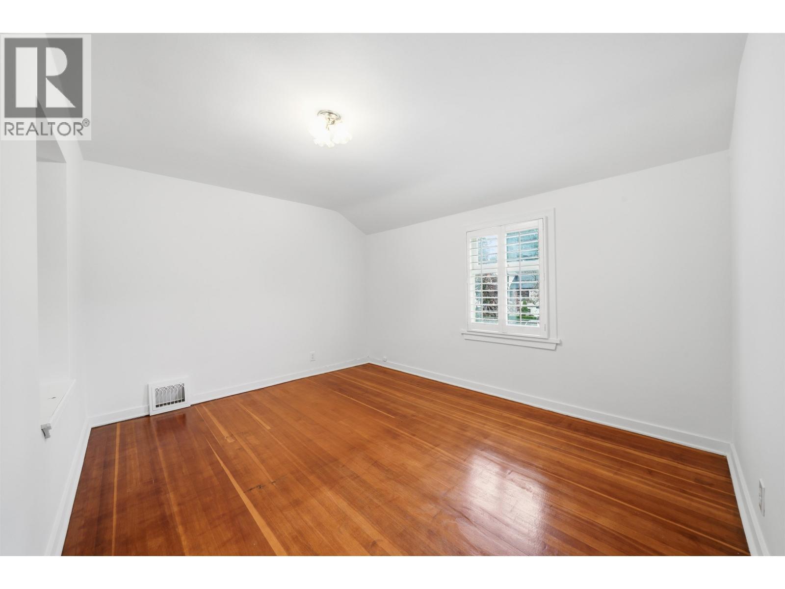 5761 Holland Street, Vancouver, BC - Indoor Photo Showing Other Room