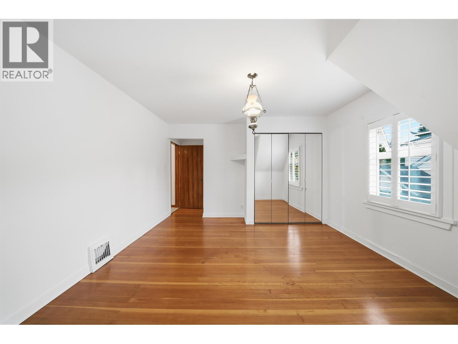5761 Holland Street, Vancouver, BC - Indoor Photo Showing Other Room