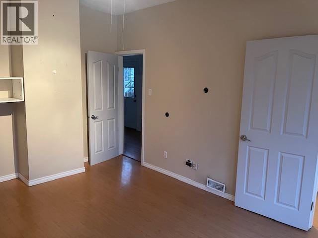 3034 Glen Drive, Vancouver, BC - Indoor Photo Showing Other Room