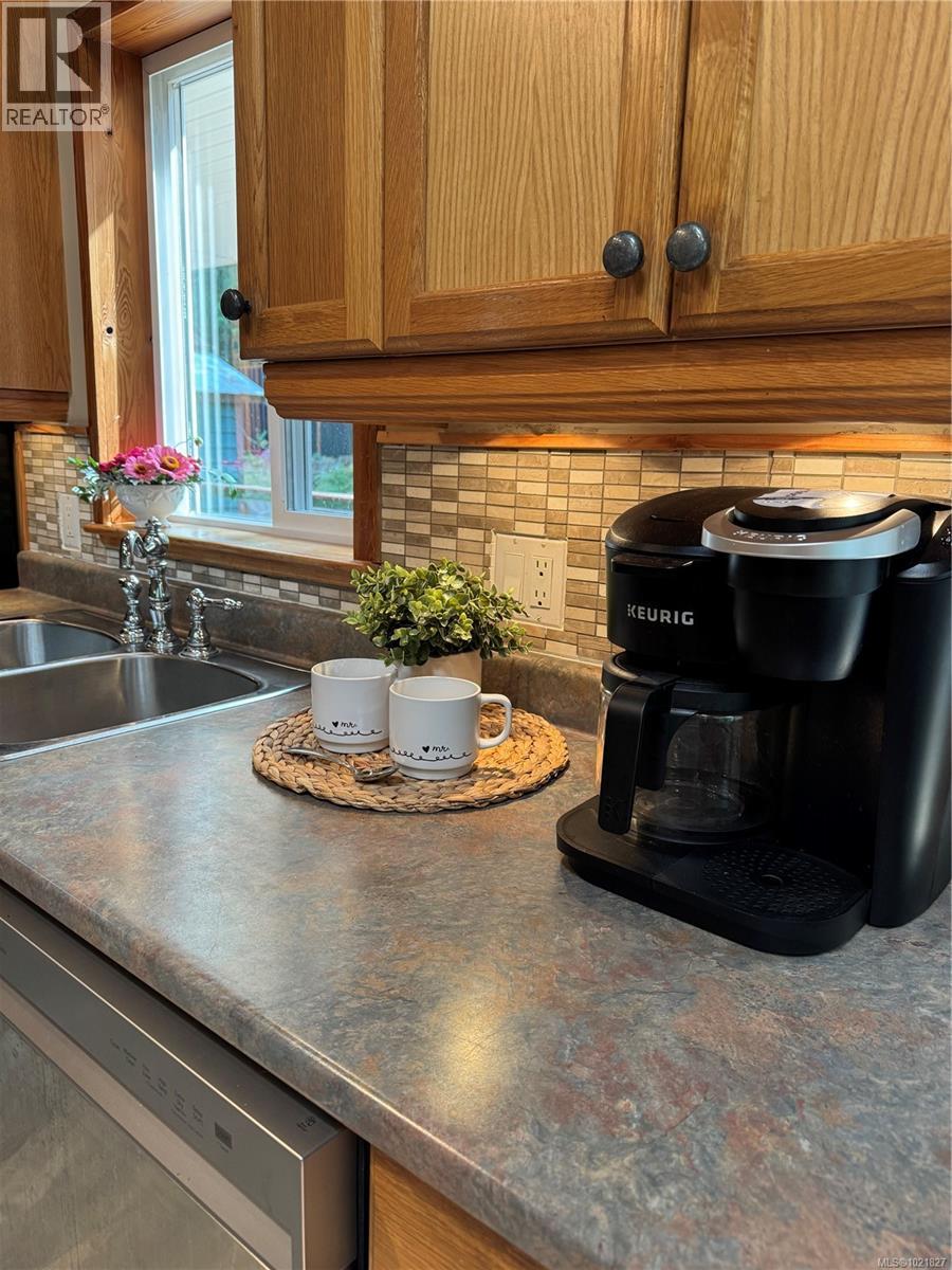 714 Charter Rd, Mayne Island, BC - Indoor Photo Showing Kitchen With Double Sink
