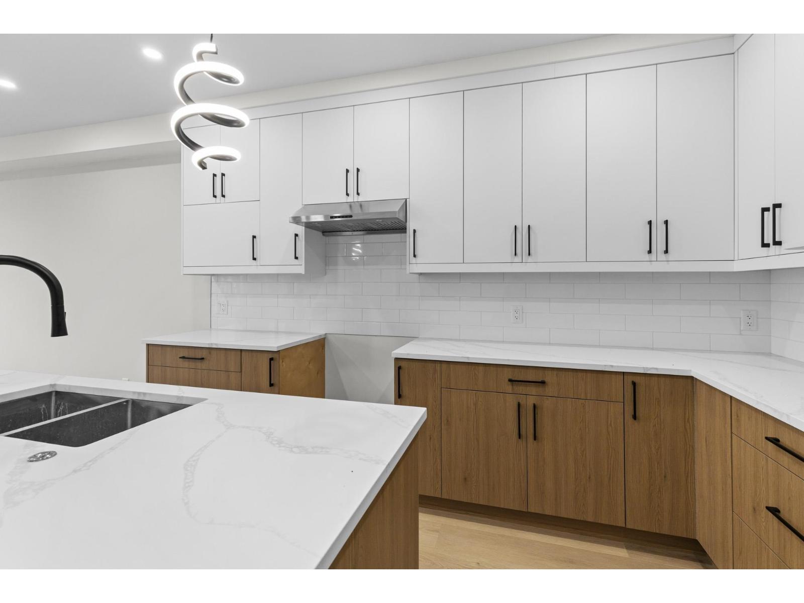 8590 Dunbar Way, Mission, BC - Indoor Photo Showing Kitchen With Double Sink