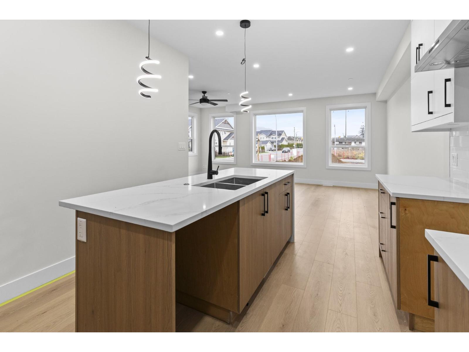 8590 Dunbar Way, Mission, BC - Indoor Photo Showing Kitchen With Double Sink With Upgraded Kitchen