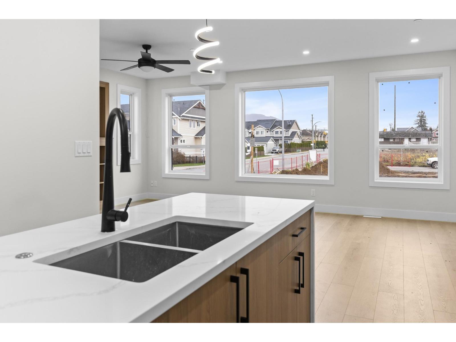 8590 Dunbar Way, Mission, BC - Indoor Photo Showing Kitchen With Double Sink
