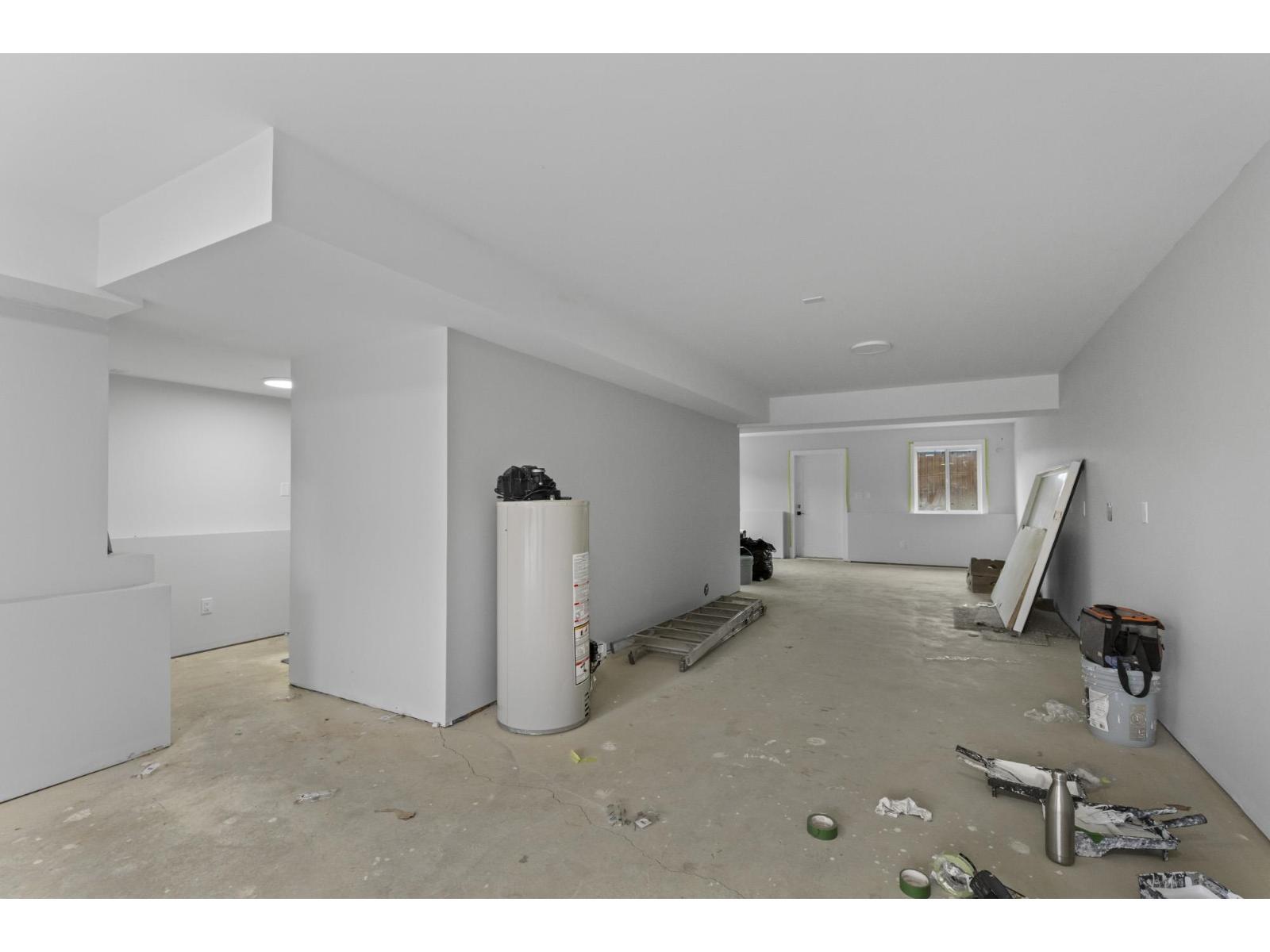 8590 Dunbar Way, Mission, BC - Indoor