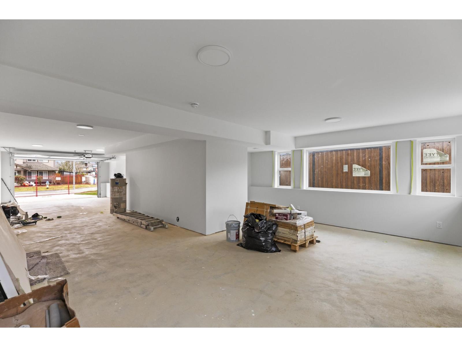 8590 Dunbar Way, Mission, BC - Indoor Photo Showing Other Room