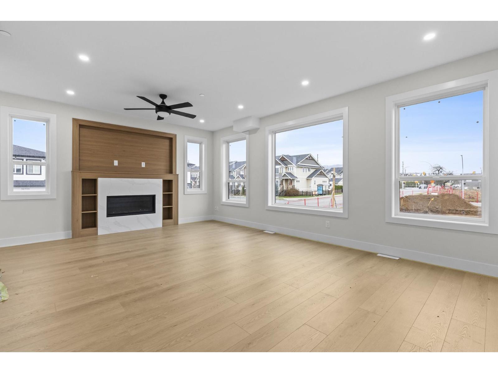 8590 Dunbar Way, Mission, BC - Indoor Photo Showing Living Room With Fireplace