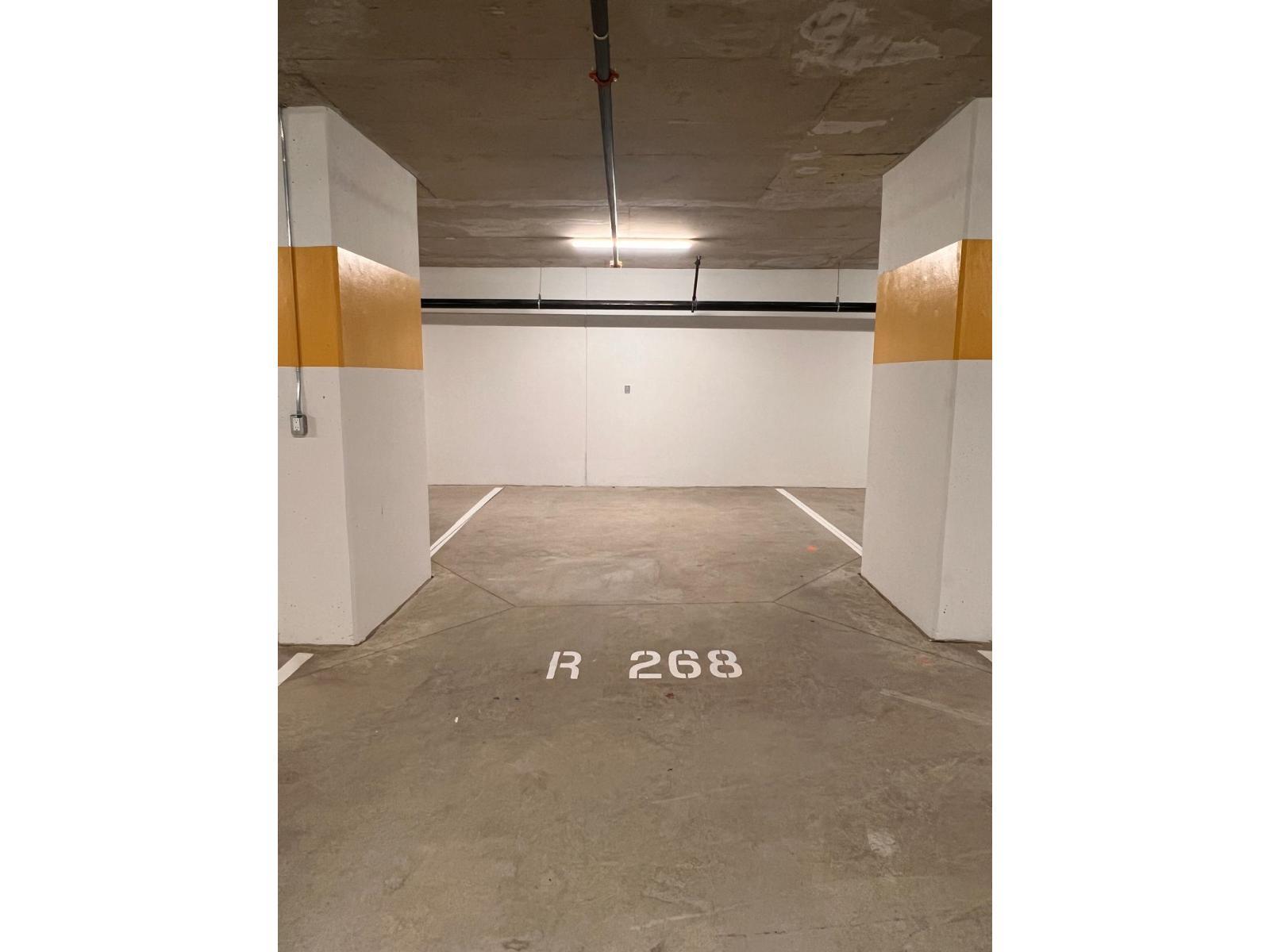 606 13675 107A Avenue, Surrey, BC - Indoor