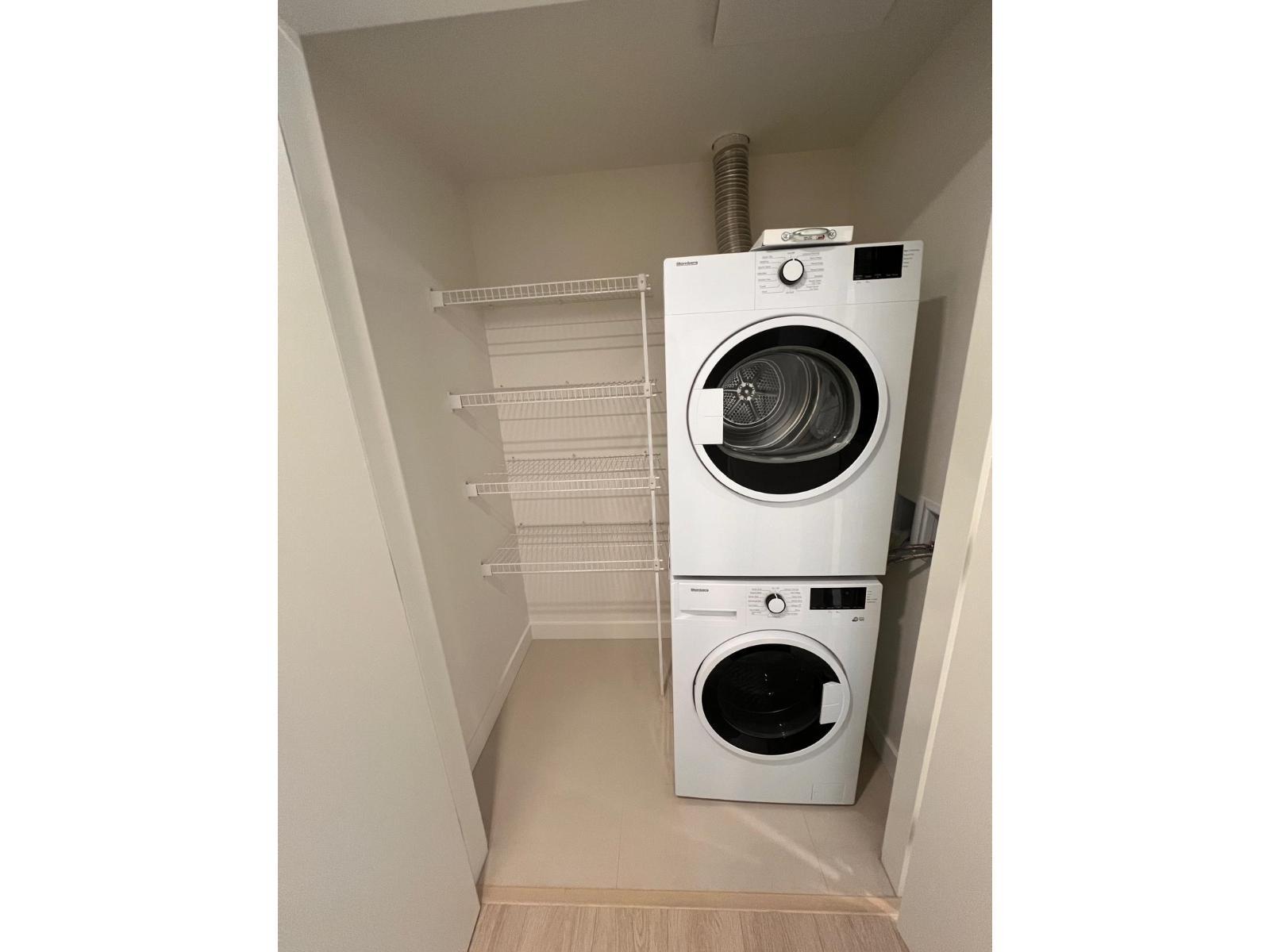 606 13675 107A Avenue, Surrey, BC - Indoor Photo Showing Laundry Room