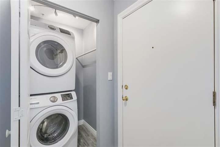 212 12110 80 Avenue, Surrey, BC - Indoor Photo Showing Laundry Room