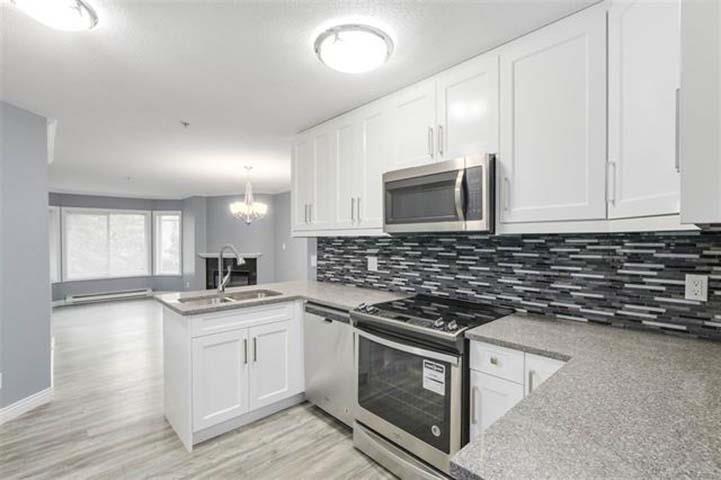212 12110 80 Avenue, Surrey, BC - Indoor Photo Showing Kitchen With Double Sink With Upgraded Kitchen