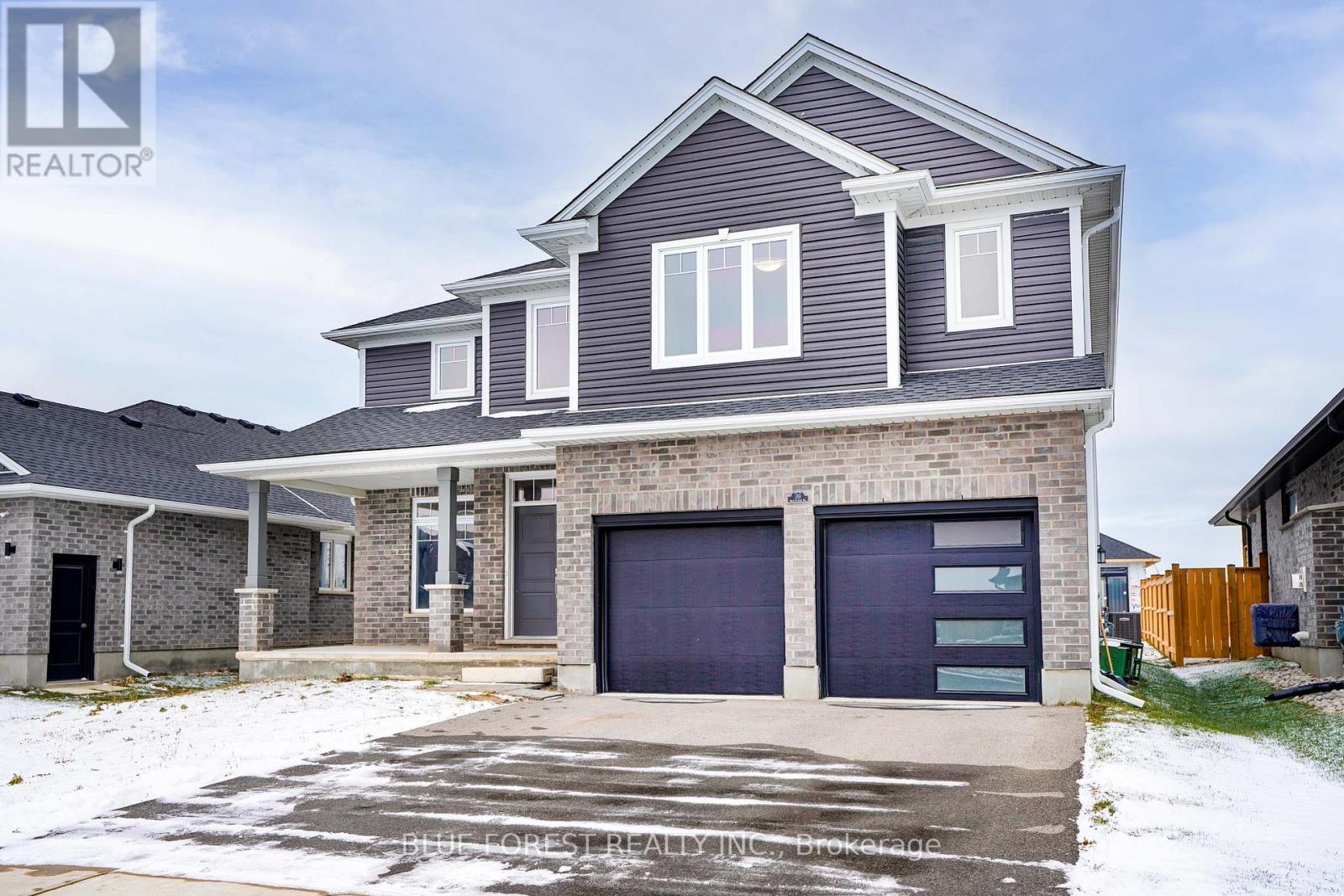 39 Muirfield Drive, St. Thomas, ON - Outdoor With Deck Patio Veranda With Facade