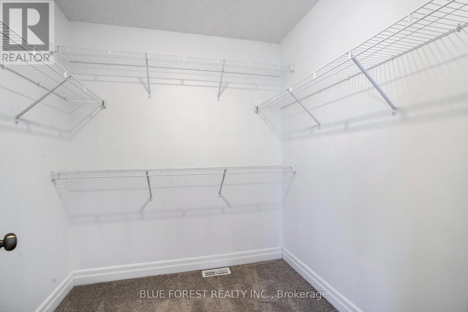 Walk in Closet - 39 Muirfield Drive, St. Thomas, ON - Indoor With Storage
