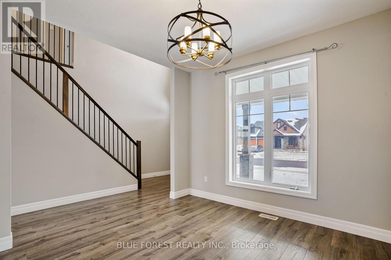 39 Muirfield Drive, St. Thomas, ON - Indoor Photo Showing Other Room