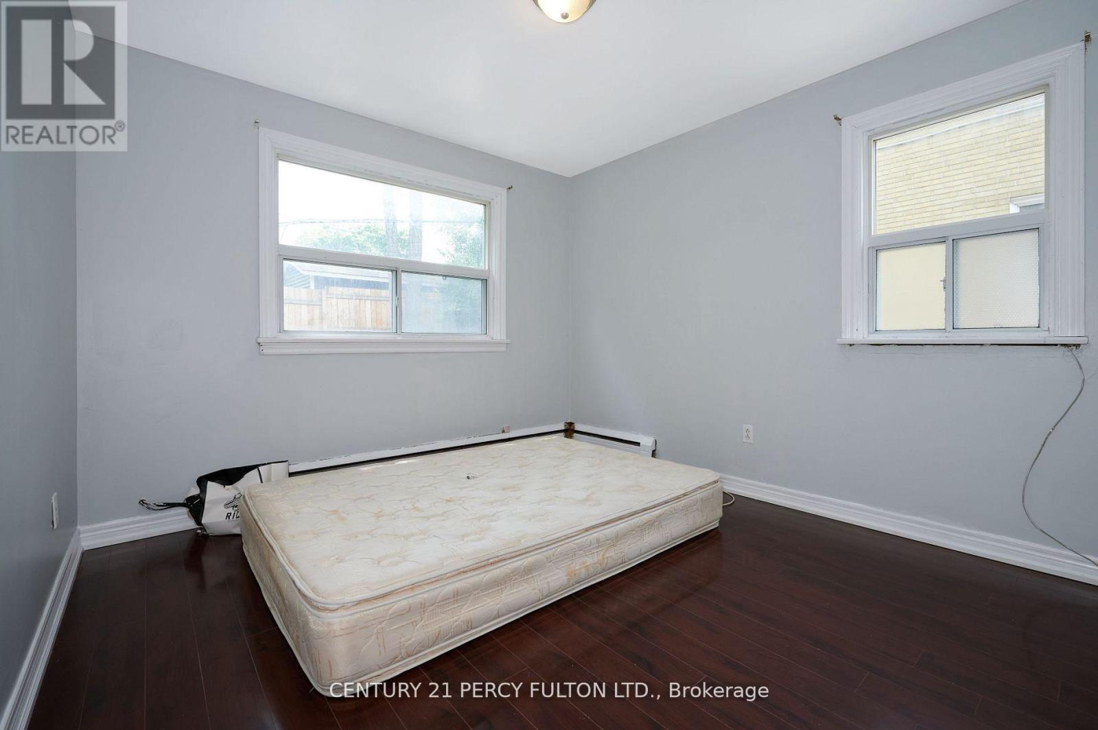 2961 Lawrence Avenue E, Toronto, ON - Indoor Photo Showing Bedroom