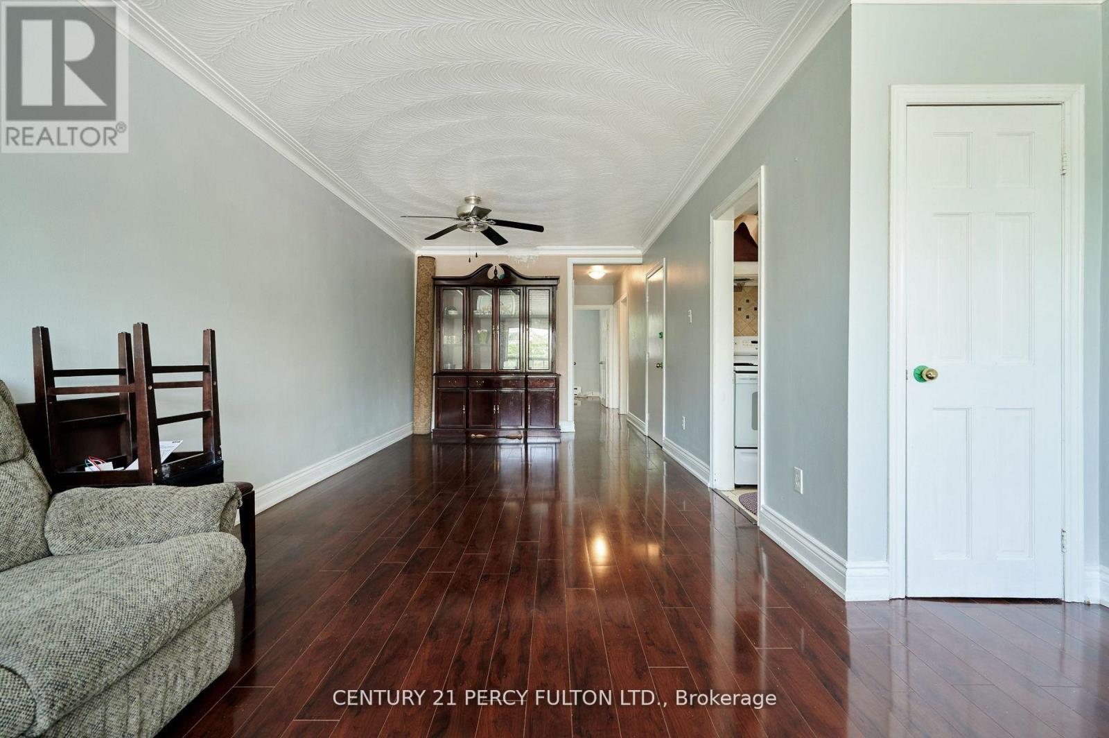 2961 Lawrence Avenue E, Toronto, ON - Indoor Photo Showing Other Room