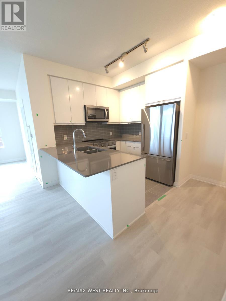 708 - 3260 Sheppard Avenue, Toronto, ON - Indoor Photo Showing Kitchen With Double Sink