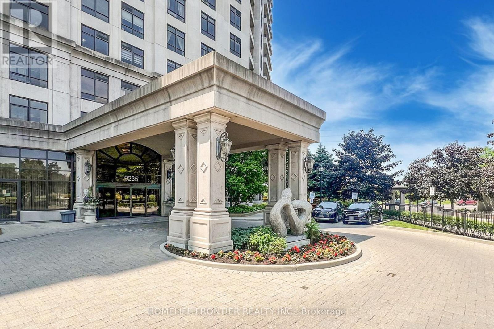 511 - 9235 Jane Street, Vaughan, ON - Outdoor