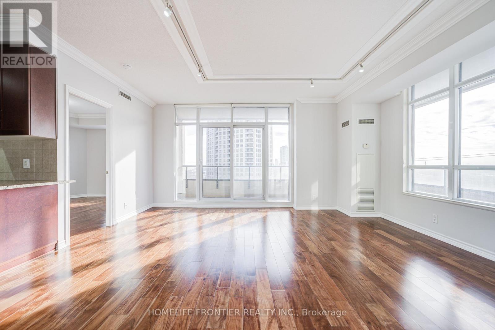 511 - 9235 Jane Street, Vaughan, ON - Indoor Photo Showing Other Room